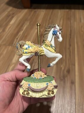 Melodies County Fair Somewhere Over the Rainbow Heritage House Figure